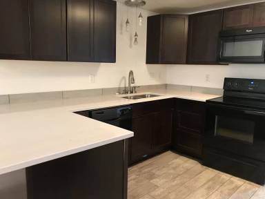 Main picture of 420 W Adams St