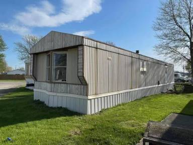 Main picture of 300 Clay St