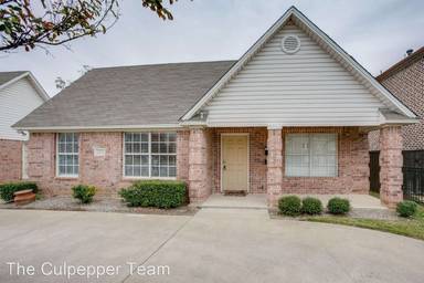 Main picture of 3229 S University Dr