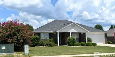 Main picture of 104 Kings Cross Dr