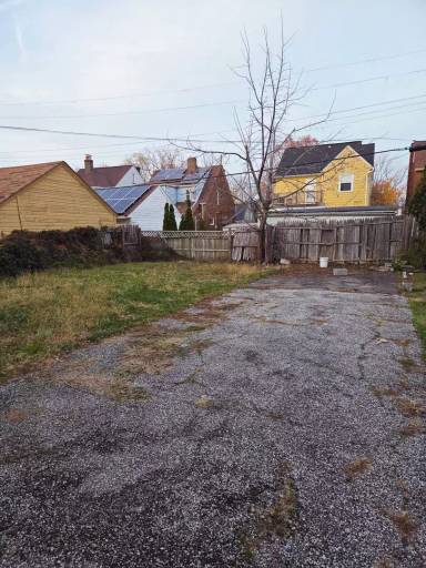Main picture of 18101 Schenely Ave