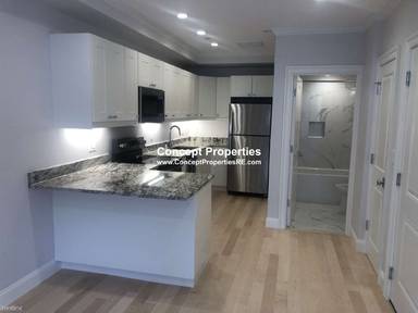 Main picture of 296 Beacon St