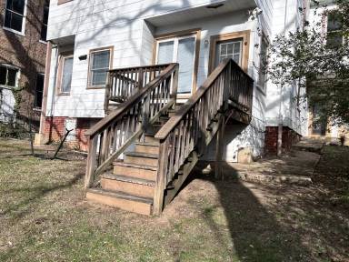 Main picture of 908 W Beverley St