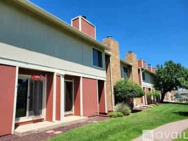 Main picture of 440 W Rockrimmon Blvd