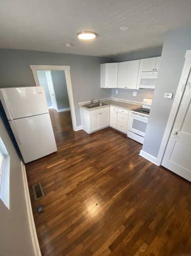 Main picture of 1 Tracy Ct