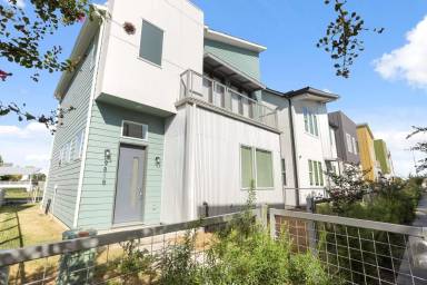 Main picture of 9818 Mockingbird Hill Ln