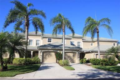 Main picture of 3565 Laurel Greens Ln N