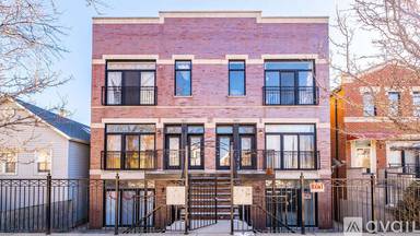 Main picture of 2615 S Lowe Ave