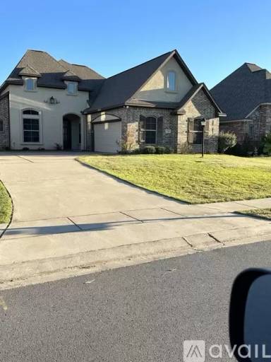 Main picture of 718 Fir Wood Ln