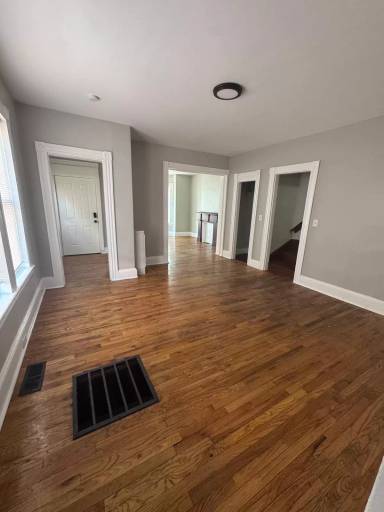 Main picture of 100 Maple St