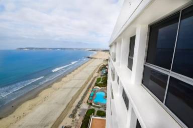 Main picture of Las Palmas Tower at Coronado Shores