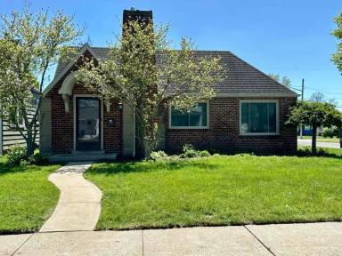 Main picture of 901 Corwin Ave