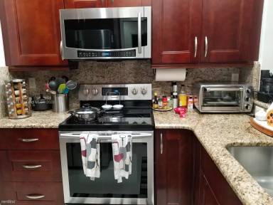 Main picture of 984 SW 113th Ter