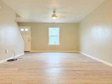 Main picture of 525 S Spinnaker Ln