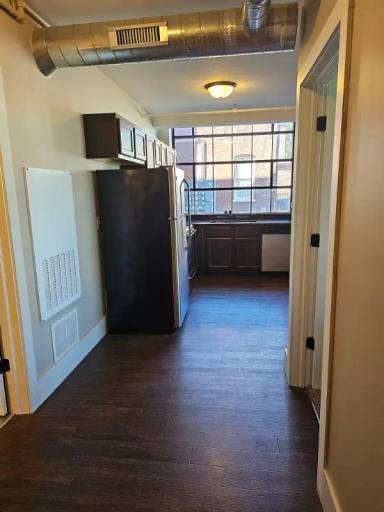 Main picture of 411 Brady St
