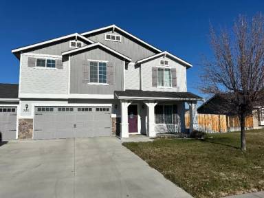 Main picture of 700 SW Portal St
