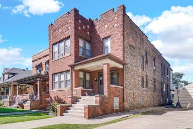 Main picture of 1706 Cleveland Ave