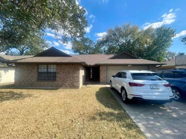 Main picture of 1010 Hardwood Ln