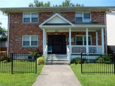 Main picture of 225 W 31st St