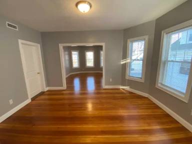 Main picture of 824 Main St