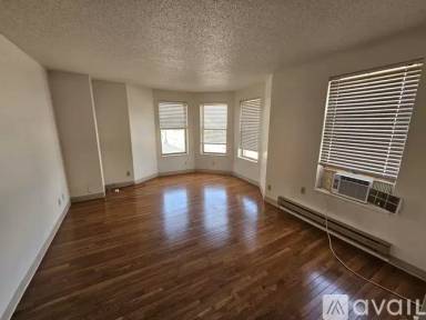 Main picture of 608 King St