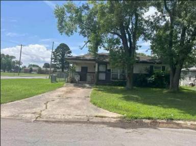 Main picture of 716 Ellen Dr