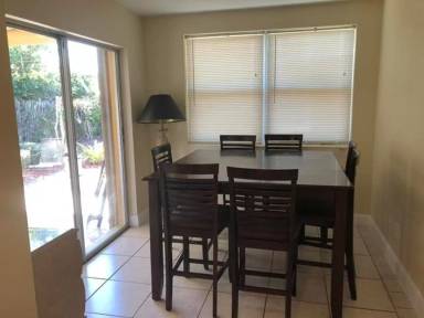 Main picture of 616 W Broward St