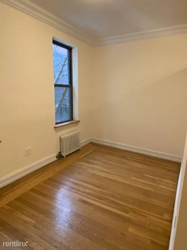 Main picture of 214 E 51st St