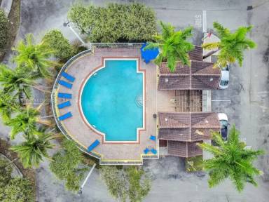 Main picture of 8980 W Flagler St