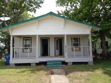 Main picture of 530 W 1st St