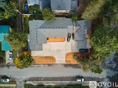 Main picture of 1325 E Syringa Dr