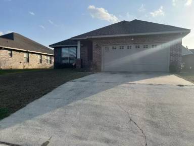 Main picture of 18169 Cardinal Ln