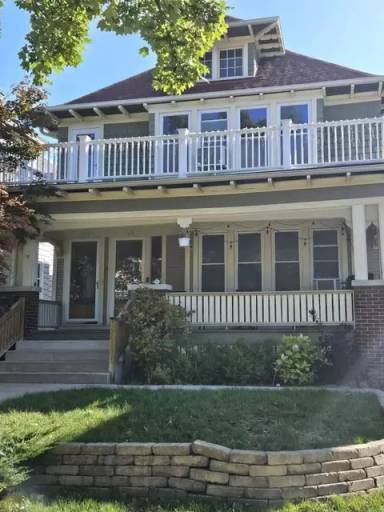 Main picture of 1630 N 52nd St