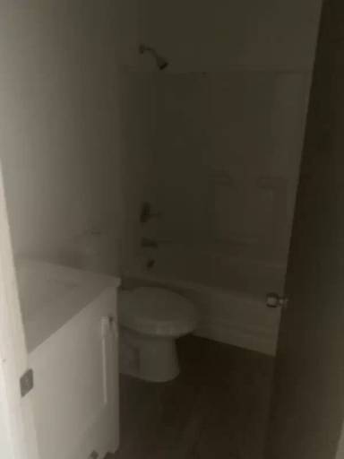 Main picture of 2551 Bremen Ave