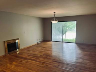 Main picture of 6010 W Calumet Rd