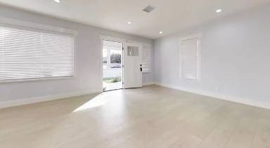 Main picture of 721 W Almond Ave