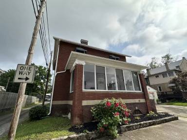 Main picture of 211 Park St