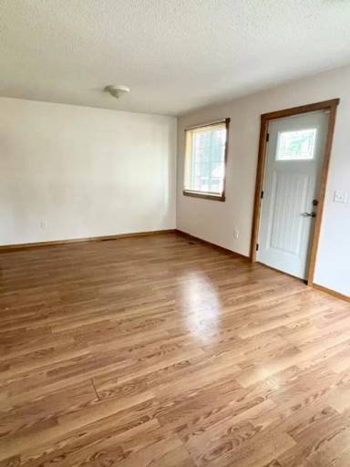 Main picture of 403 4th Ave NE