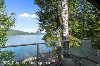 Main picture of 300 Bay Point Dr
