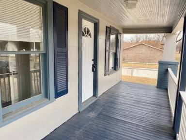 Main picture of 910 W Wade St