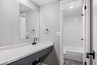 Main picture of 5518 NW 23rd St