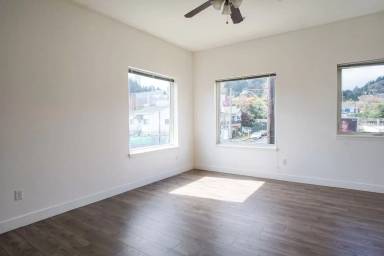 Main picture of 103 S Meade St