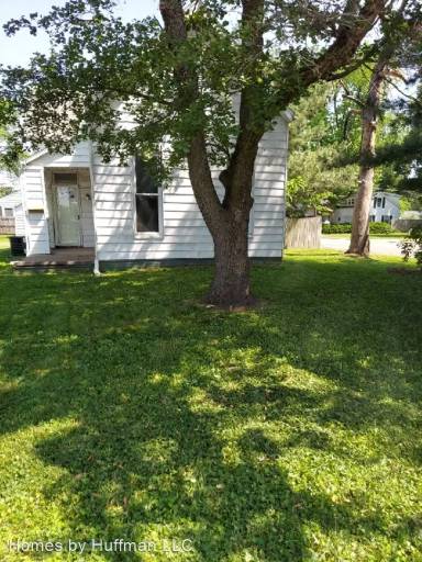 Main picture of 1800 E Division St