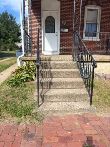Main picture of 26 Upland Ave