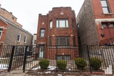 Main picture of 1940 N Bissell St