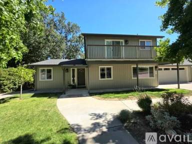 Main picture of 3310 Manzana St
