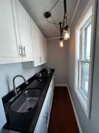 Main picture of 1178 Fellsway