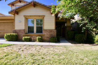 Main picture of 833 Round Hill Dr