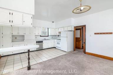 Main picture of 333 W McMillan St