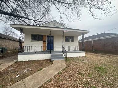 Main picture of 694 Hamilton St